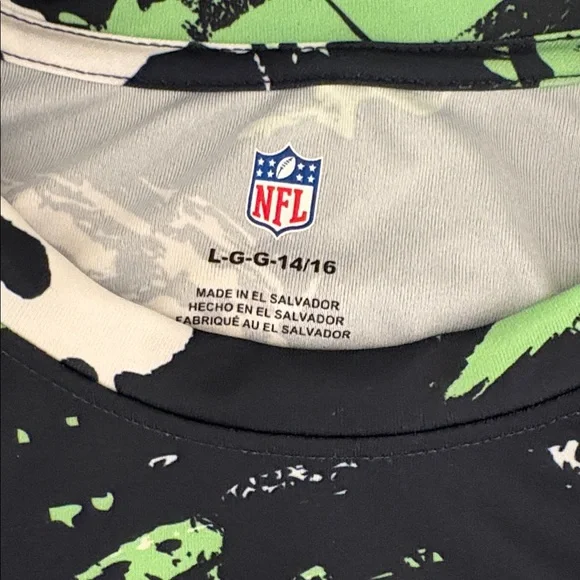 NWT [NFL] Seattle Seahawks NFL Splattered Paint  Performance Shirt Youth L 14/16 - Picture 11 of 13